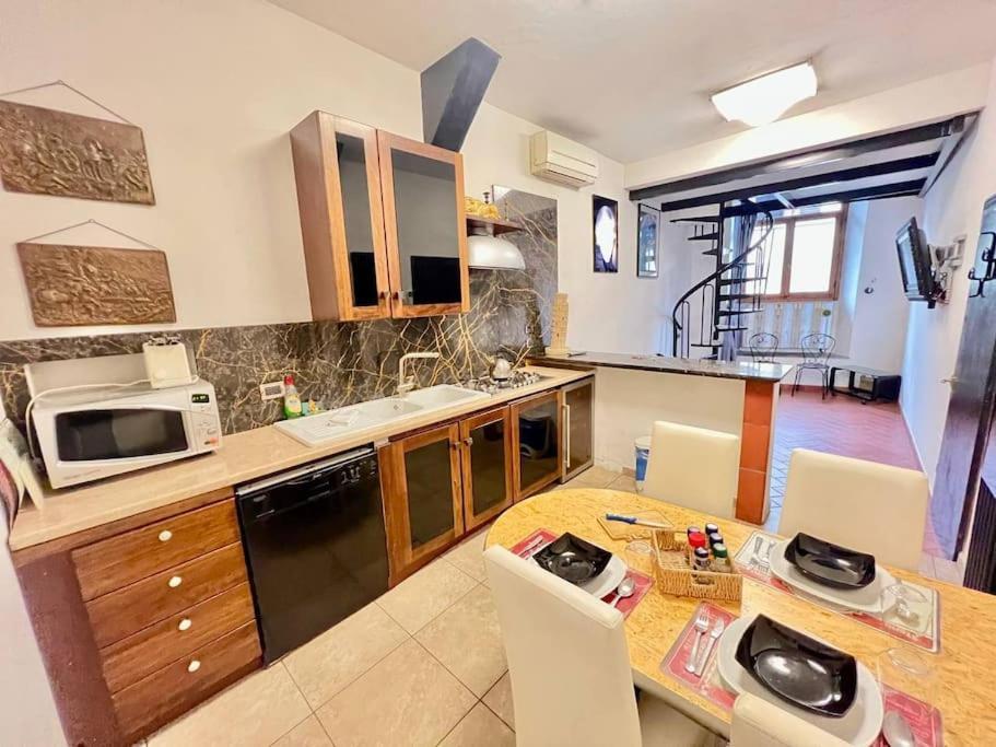 Old Town Florence- Love Apartment מראה חיצוני תמונה
